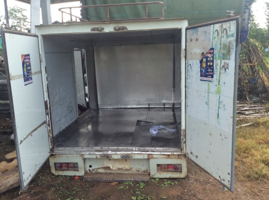 ขายตู้แสตนเลสเดิมติดรถดีแม็คตัวเก่าขาย18000