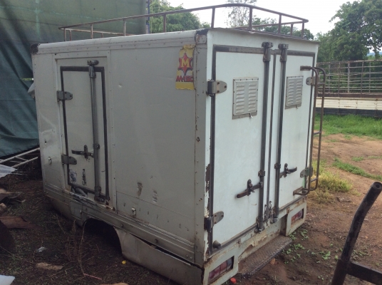 ขายตู้แสตนเลสเดิมติดรถดีแม็คตัวเก่าขาย18000