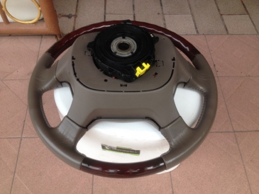 วง TOYOTA GRANVIA 4 ก้านไม่สลับหนังเย็บสไปร่อนครบเก่าญี่ปุ่นสภาพดี วง TOYOTA GRANVIA 4 ก้านไม่สลับหนังเย็บสไปร่อนครบเก่าญี่ปุ่นสภาพดี