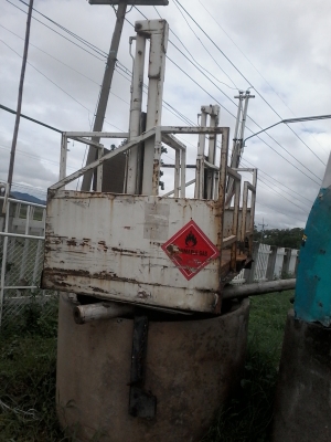 ขายกระเช้าติดหลังรถบรรทุกสำหรับลำเรียงสินค้า  ราคา 24,000 บาท