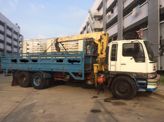 ฝากขายรถสิบล้อติดเครน ฝากขายรถสิบล้อติดเครน