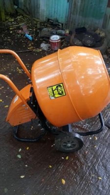 โม่ผสมคอนกรีตเล็ก