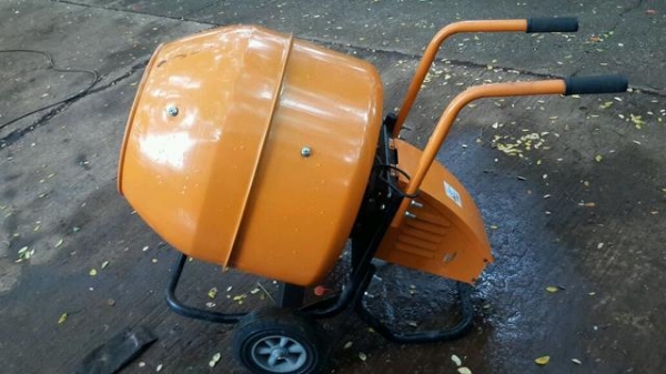 โม่ผสมคอนกรีตเล็ก