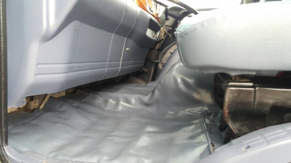 ขายด่วนสิบล้อเพลาเดียวเมกก้า 220แรง ปี48 กะบะสามมิตรไม่ดั้ม  ยาว6.20 สูง2.20