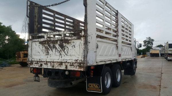 ขายด่วนสิบล้อเพลาเดียวเมกก้า 220แรง ปี48 กะบะสามมิตรไม่ดั้ม  ยาว6.20 สูง2.20