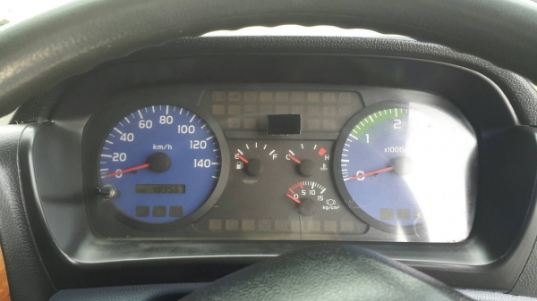 ขายด่วนสิบล้อเพลาเดียวเมกก้า 220แรง ปี48 กะบะสามมิตรไม่ดั้ม  ยาว6.20 สูง2.20