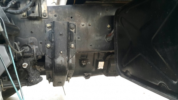 ขายด่วนสิบล้อเพลาเดียวเมกก้า 220แรง ปี48 กะบะสามมิตรไม่ดั้ม  ยาว6.20 สูง2.20