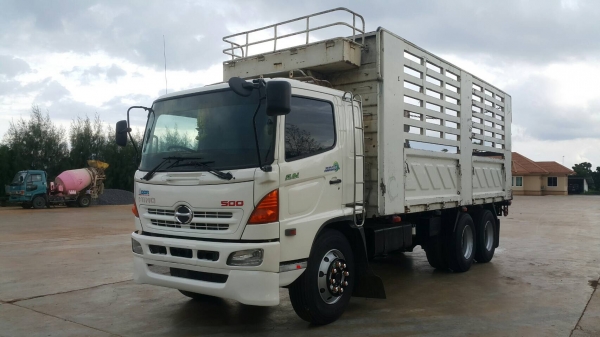 ขายด่วนสิบล้อเพลาเดียวเมกก้า 220แรง ปี48 กะบะสามมิตรไม่ดั้ม  ยาว6.20 สูง2.20