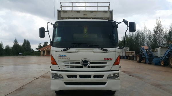 ขายด่วนสิบล้อเพลาเดียวเมกก้า 220แรง ปี48 กะบะสามมิตรไม่ดั้ม  ยาว6.20 สูง2.20