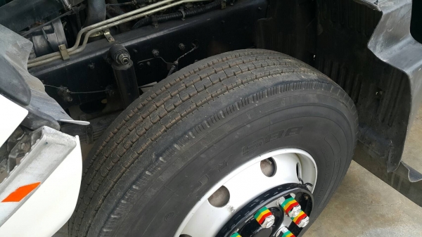 ขายด่วนสิบล้อเพลาเดียวเมกก้า 220แรง ปี48 กะบะสามมิตรไม่ดั้ม  ยาว6.20 สูง2.20