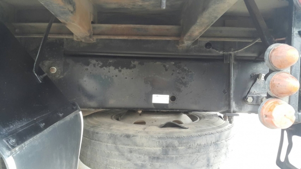 ขายด่วนสิบล้อเพลาเดียวเมกก้า 220แรง ปี48 กะบะสามมิตรไม่ดั้ม  ยาว6.20 สูง2.20