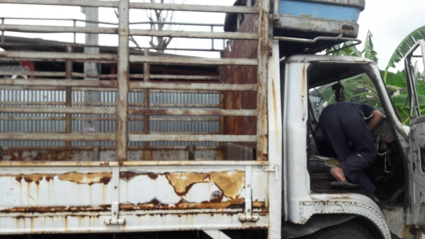 ฮีโน่ km301 เครื่องดีเซล 95 แรง 6ล้อ ทะเบียนขาดปี 58 ขาย 95,000 บาท