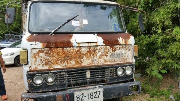 ฮีโน่ km301 เครื่องดีเซล 95 แรง 6ล้อ ทะเบียนขาดปี 58 ขาย 95,000 บาท