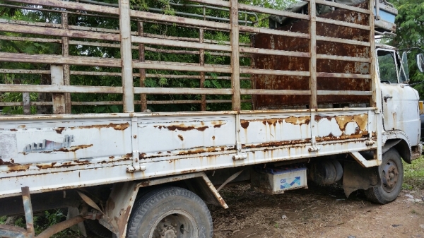 ฮีโน่ km301 เครื่องดีเซล 95 แรง 6ล้อ ทะเบียนขาดปี 58 ขาย 95,000 บาท