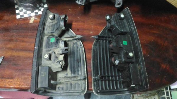 ขายโคมไฟท้าย D-Max