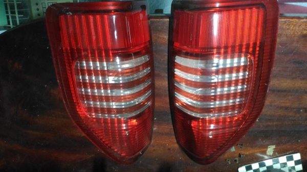 ขายโคมไฟท้าย D-Max