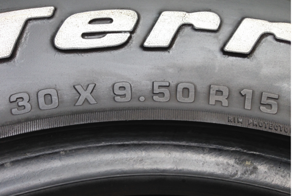 ยาง All BF Goodrich 30 9.5 R15 พร้อมใช้งาน ราคาไม่แพง