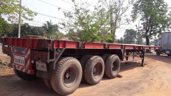 ลูกพ่วงพื้นเรียบ  ต่ออู่่พนัส