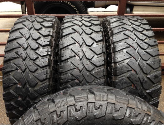 ยาง Mud Maxxis 265 75 16 ปลายปี13 ดอกเต็ม ใช้ยาว ราคาไม่แพง