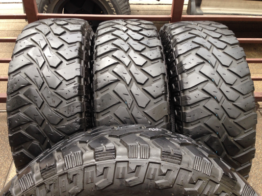 ยาง Mud Maxxis 265 75 16 ปลายปี12 ดอกเยอะ พร้อมใช้งาน ราคาไม่แพง