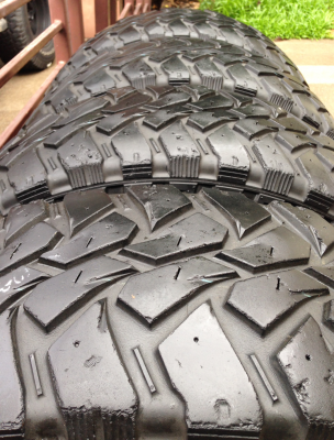 ยาง Mud Maxxis 265 75 16 ปลายปี12 ดอกเยอะ พร้อมใช้งาน ราคาไม่แพง