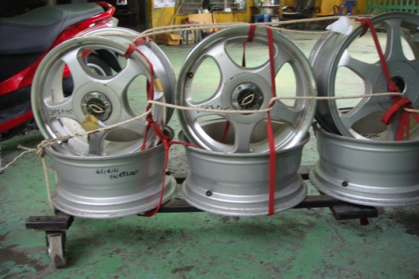 ล้อแม็ก 16  15 2ชุดราคา5000 บาท