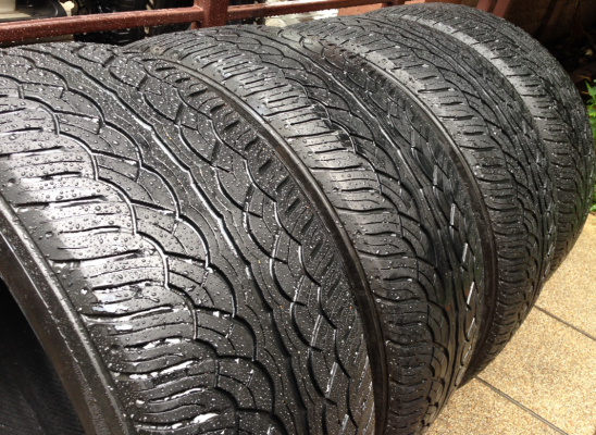 ยาง Yokohama 265 50 20 สิ้นปี12 ดอกเยอะ ใช้ยาว ราคาไม่แพง