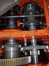 ขายครับขายเครื่องกลึง phillips imperial (yam) ขนาดประมาณ 9 ฟุต 4 เพลา เบรค ยันงานประมาณ 1650 -1700 มม. สวิงประมาณ 850 ผ่านป้อมประมาณ 420 เครื่องเงียบ สไลด์สวยๆ แน่นๆ สีไม่สวย เอาไปเก็บรายละเอียดนิดหน่อย 165000 บาท ประกันราคานี้ใน 7 วัน 0814583376 เอก ปทุม