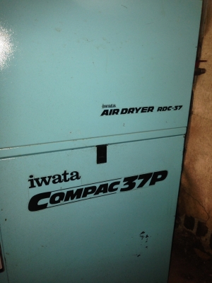 ปั๊มลมลูกสูบเก็บเสียงIWATA 5แรงม้า มีdryer เก่าญี่ปุ่น