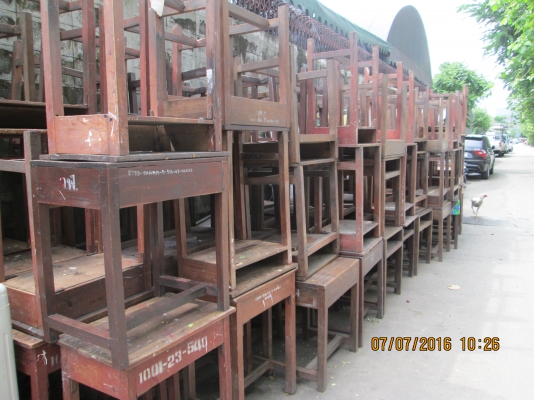 ขายถูกโต๊ะเก้าอี้//นักเรียน//รุ่นเก่า//มี 150ฃุด//ตามรูปเลยครับ