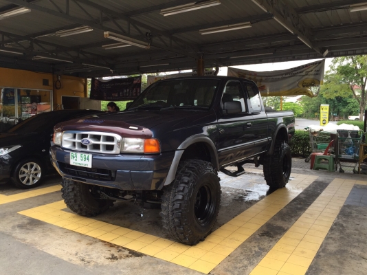 รถกระบะฟอร์ดพร้อมลุย ยกสูง เครื่องช่วงล่างเยี่ยม