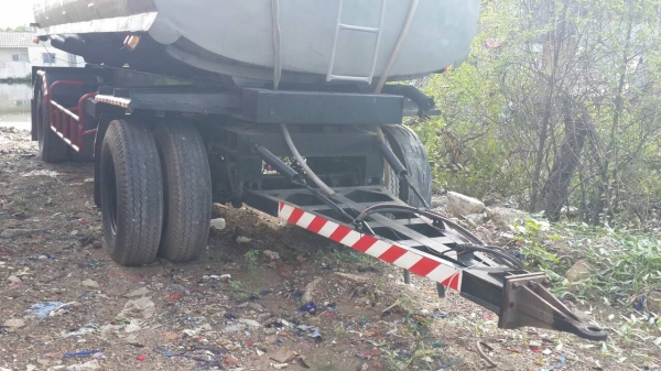 ขายหางลูกพ่วงแท๊งสภาพดีพร้อมใช้เอกสารครบพร้อมโอนราคา200000บาท ขายหางลูกพ่วงแท๊งสภาพดีพร้อมใช้เอกสารครบพร้อมโอนราคา200000บาท