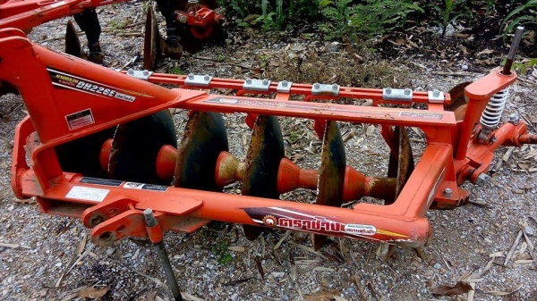 ขายรถไถคูโบต้า KUBOTA L 3608SP พร้อมชุดใบมีดดันหน้าคานล่าง ผาน 6X22 ขายรถไถคูโบต้า KUBOTA L 3608SP พร้อมชุดใบมีดดันหน้าคานล่าง ผาน 6X22