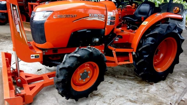 ขายรถไถคูโบต้า KUBOTA L 3608SP พร้อมชุดใบมีดดันหน้าคานล่าง ผาน 6X22 ขายรถไถคูโบต้า KUBOTA L 3608SP พร้อมชุดใบมีดดันหน้าคานล่าง ผาน 6X22