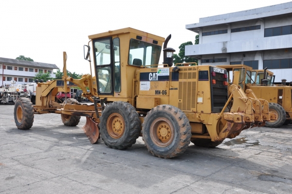 มาถึงใหม่ๆครับ รถมอเตอร์เกรดเดอร์ MOTORGRADER CATERPILLAR 140H