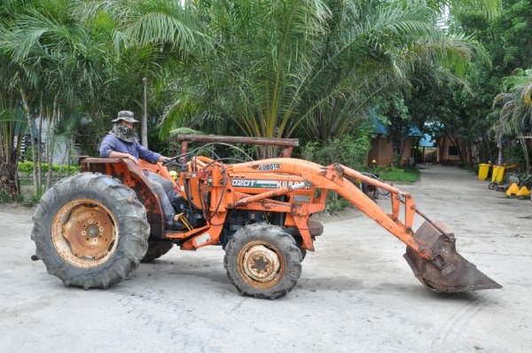 ขายรถไถKUBOTA L4202DT superturbo 4WD พร้อมตัวตักหน้า สภาพสวยเดิมญี่ปุ่นไม่เคยใช้ในไทย 115,000เท่านั้น!!