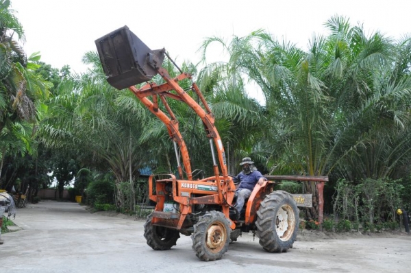 ขายรถไถKUBOTA L4202DT superturbo 4WD พร้อมตัวตักหน้า สภาพสวยเดิมญี่ปุ่นไม่เคยใช้ในไทย 115,000เท่านั้น!!