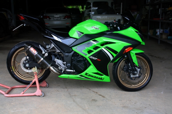 ขาย KAWASAKI NINJA 300 ปี2013 เขียว ท่อสูตร ทะเบียนพร้อมโอน 109000