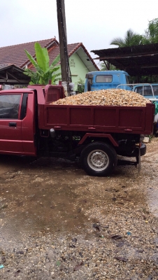 ขายรถดั๊มพ์กระบะ Mitsubishi L200 4D56 ทะเบียนภาษีเต็มพร้อมโอนแจ้งเปลี่ยนเป็นดั้มพ์เรียบร้อยช่วงล่างดี เครื่องดีสีสวยรถพร้อมใช้งาน สนใจติดต่อ 0903235895