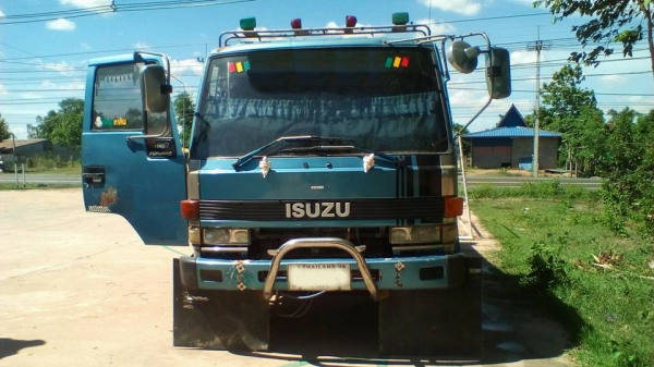 **495,000 บ.ต่อรอง /// 6ล้อดั้มดิน ISUZU ROCKY-175 แรง เครื่อง+เกียร์ ดี คัสซีดี สวย หัวเก๋งดี คอนโซลครบ พาวเวอร์/ทริฟฟี่/แอร์ ครบ ดั้มเหล็ก5ตัน3.60ม.ยิงหน้า ฝาทึบมีผุบ้างนิดๆหน่อยๆ ยาง8.25/16 ขายตามสภาพ พร้อมใช้ เล่มฯครบ **ขาย ISUZU ROCKY -175 HP 6ล้อดั้ **495,000 บ.ต่อรอง /// 6ล้อดั้มดิน ISUZU ROCKY-175 แรง เครื่อง+เกียร์ ดี คัสซีดี สวย หัวเก๋งดี คอนโซลครบ พาวเวอร์/ทริฟฟี่/แอร์ ครบ ดั้มเหล็ก5ตัน3.60ม.ยิงหน้า ฝาทึบมีผุบ้างนิดๆหน่อยๆ ยาง8.25/16 ขายตามสภาพ พร้อมใช้ เล่มฯครบ **ขาย ISUZU ROCKY -175 HP 6ล้อดั้