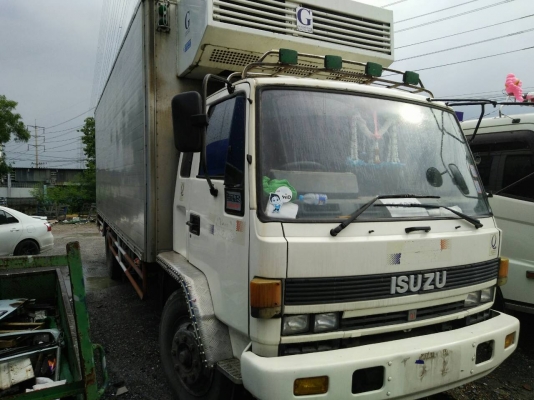 หกล้อ อีซูชุ ร็อค FTR11NY175ช่วงยาว 6.70ม (บรรทุกตู้เย็น) สภาพดีสวยบางเดิมพร้อมใช้งาน ทะเบียนพร้อมโอน