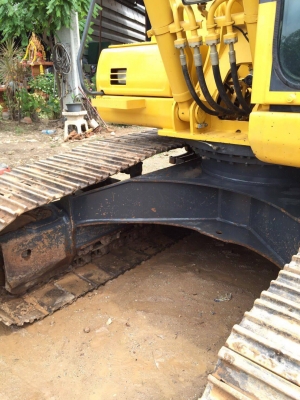 KOMATSU PC200-8MO