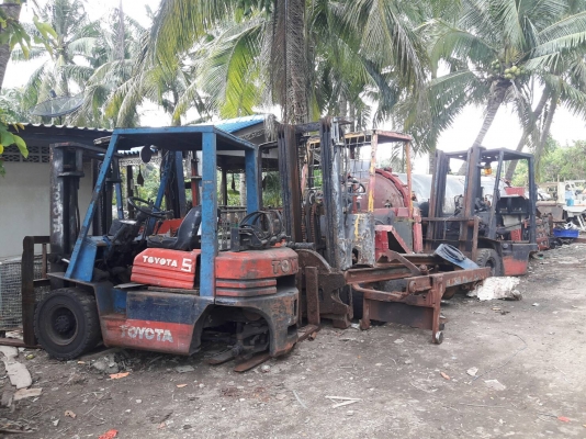 ขายด่วนรถฟอร์คลิฟท์น้ำมันและไฟฟ้าตามสภาพพร้อมอุปกรณ์ขายเหมากอง