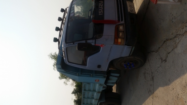 ขายรถ6ล้อดั้ม isuzu npr 120แรง แท้ห้าง เครื่องดี คัชซีสวย สนใจ099-2489947