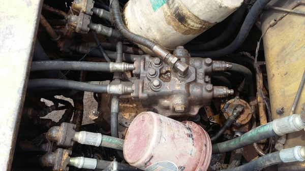 ขายรถแบคโฮ KOMATSU PC200-5 ระบบไฟเต็ม คอลโทรลสั้น เอกสารอินวอย ราคา 550000