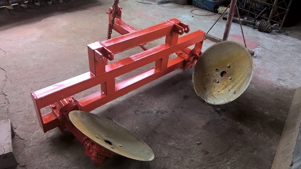 ขายผานยกร่องแปลงมันสัมปะหลัง