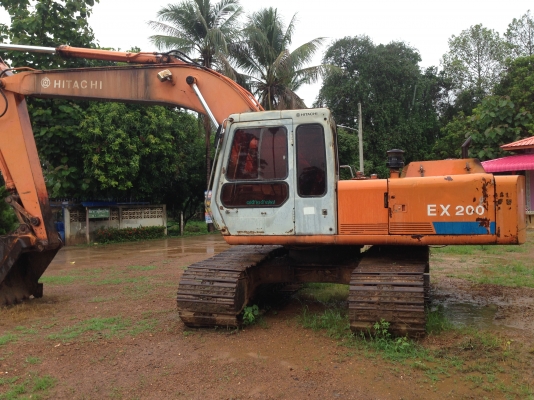 ขายรถแบ็คโฮ HITACHI EX200-1 เครื่องดีเอวแน่น ช่วงล่าง 70\% แอร์เย็น รถยืนตักอยู่กับที่ เอกสารอินวอย