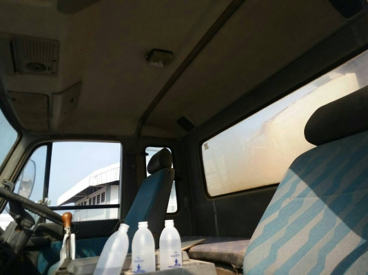 ขายรถบรรทุก 10 ล้อน้ำ NISSAN UD 170 แรงม้า 2 เพลา มีสเปรย์หน้าหลัง ราคา 480000