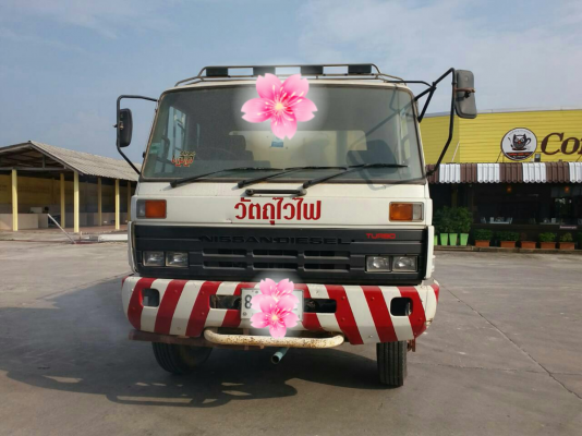 ขายรถบรรทุก 10 ล้อน้ำ NISSAN UD 170 แรงม้า 2 เพลา มีสเปรย์หน้าหลัง ราคา 480000