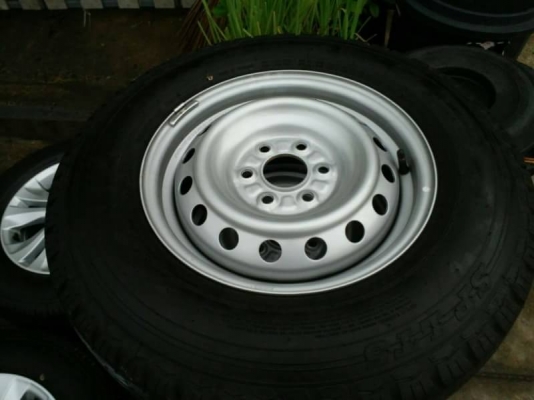 ล้อกะทะขอบ15 6 รูพร้อมยางป้ายแดงชุดล่ะ5500